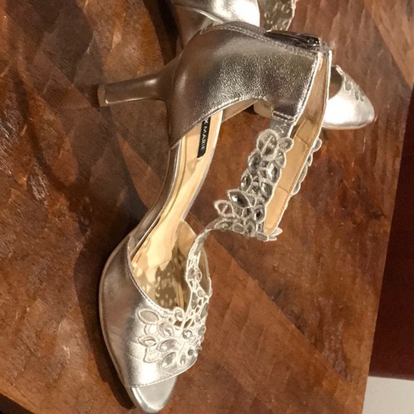 Shoes - Picture 6 of 7